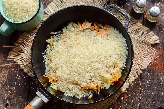 рис с луком и морковью в духовке рецепт фото 5